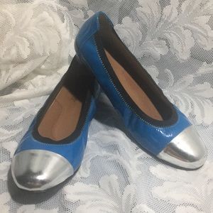 Rose Petals flats, size 9W.